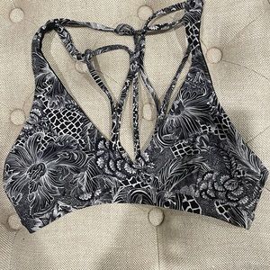 Lulu lemon bra top. Color black and white